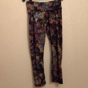 SUPER CUTE! Multicolored athletic leggings